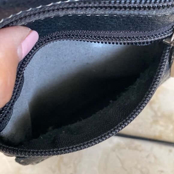 Roots Hanging Pouch Tribe Leather Crossbody Bag Black - Picture 8 of 8